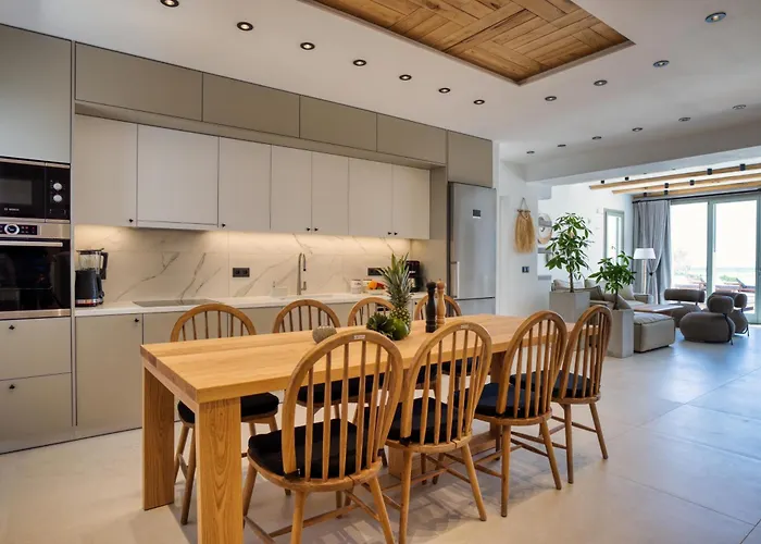 Costa Dorata Seaside Vila *